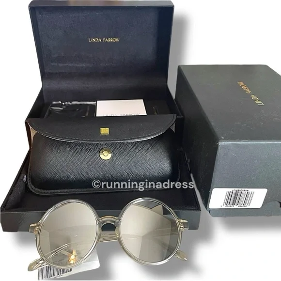 NWT Linda Farrow Lux Oversized Round
Sunglasses In White Gold Truffle Platinum NWT Linda Farrow Lux Oversized RoundSunglasses In White Gold  main image 4